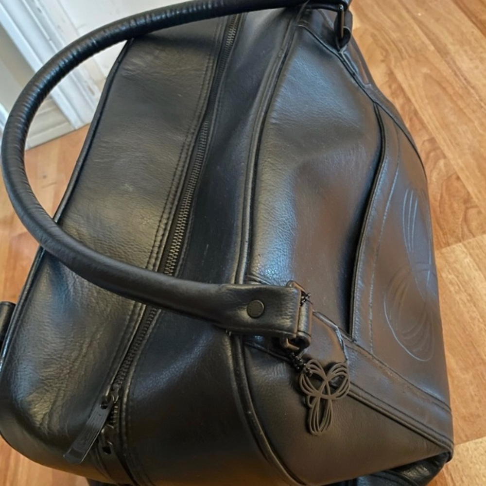 LOOKING FOR THIS BAG!